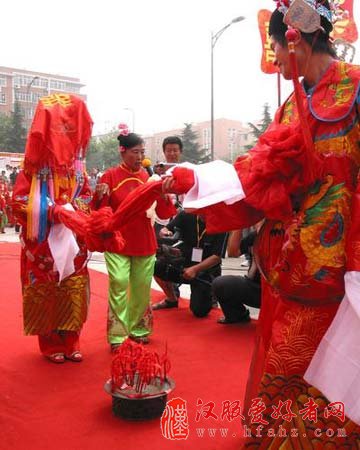 中式婚礼中的那些吉祥寓意的传统习俗