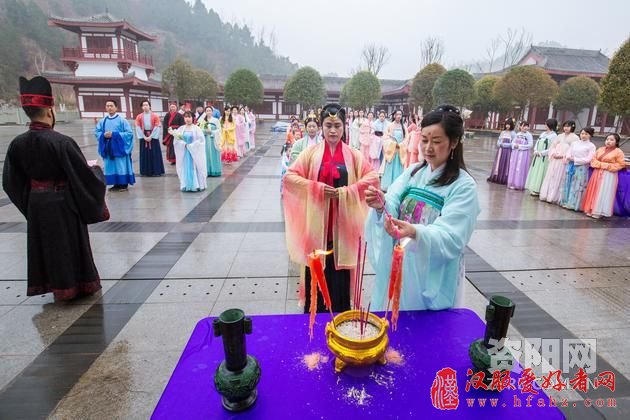 资阳汉服文化研究会在字库山公园举办“花朝节