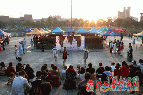 秋日文化祭：景德镇陶瓷大学学子在校园身着＂华