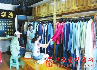 弃铁饭碗开汉服店 一个成都姑娘的汉服复兴之路