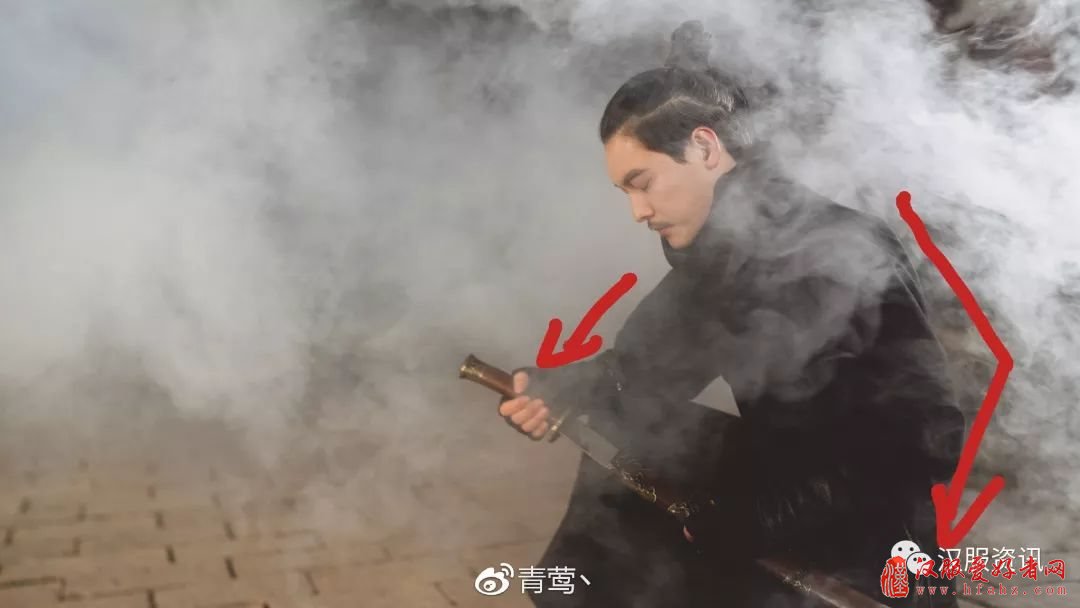  男性汉服摆姿推荐：英气十足的拍照姿势大全